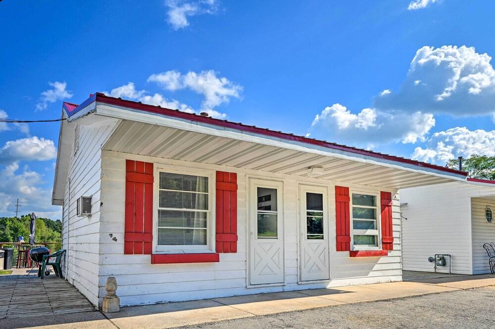 Cozy Friendship Studio w/ Direct Lake Access!