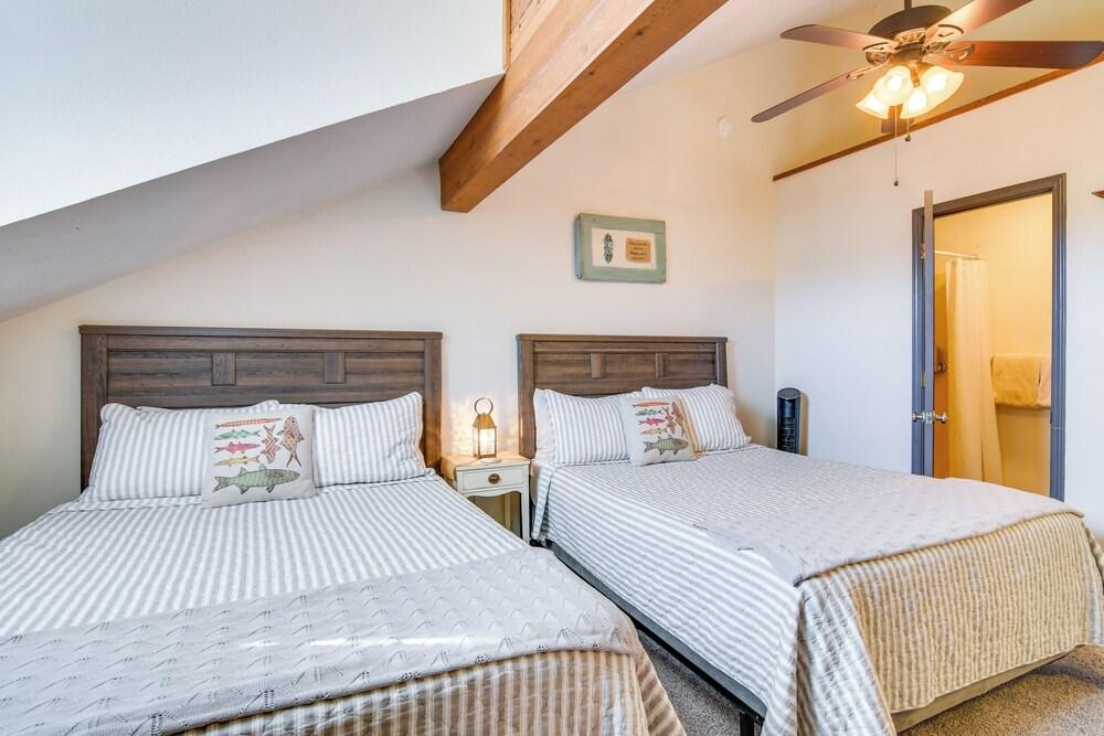 Relax Fireside! Home 8 Mi to Silver Dollar City