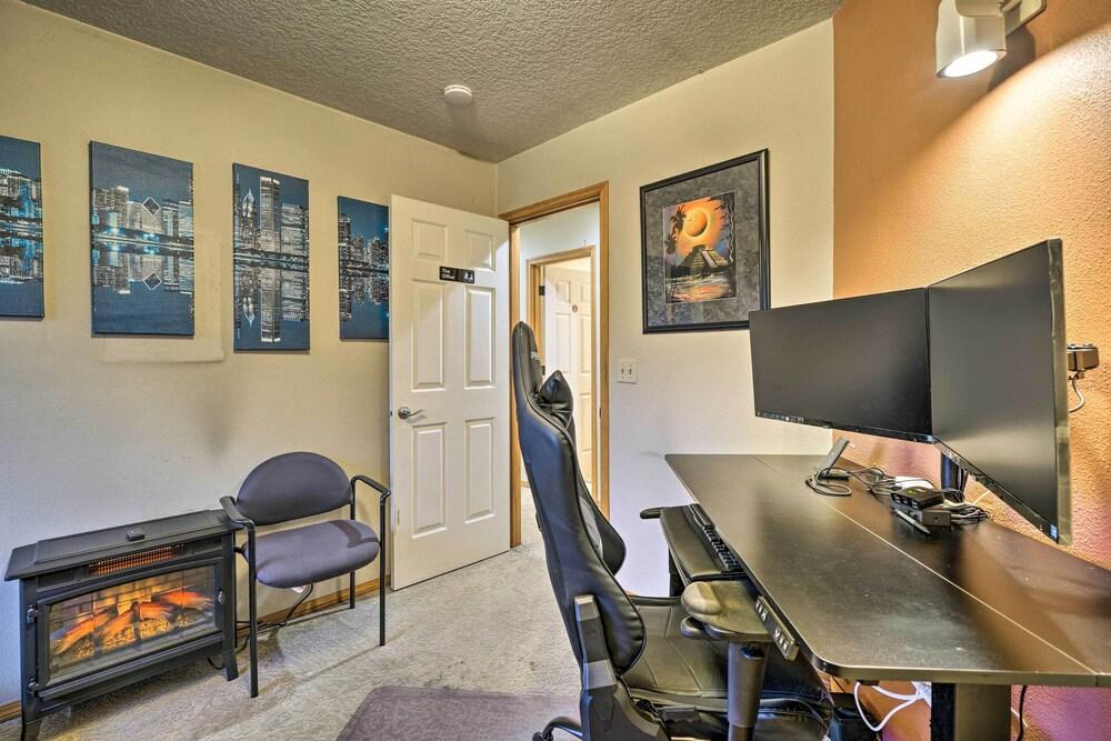 Charming Vancouver Home - Patio & Fire Pit!