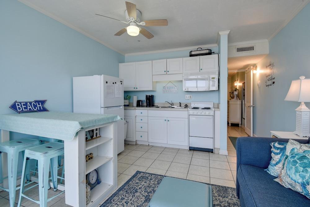 Oceanfront Gem w/ Deck in North Myrtle Beach