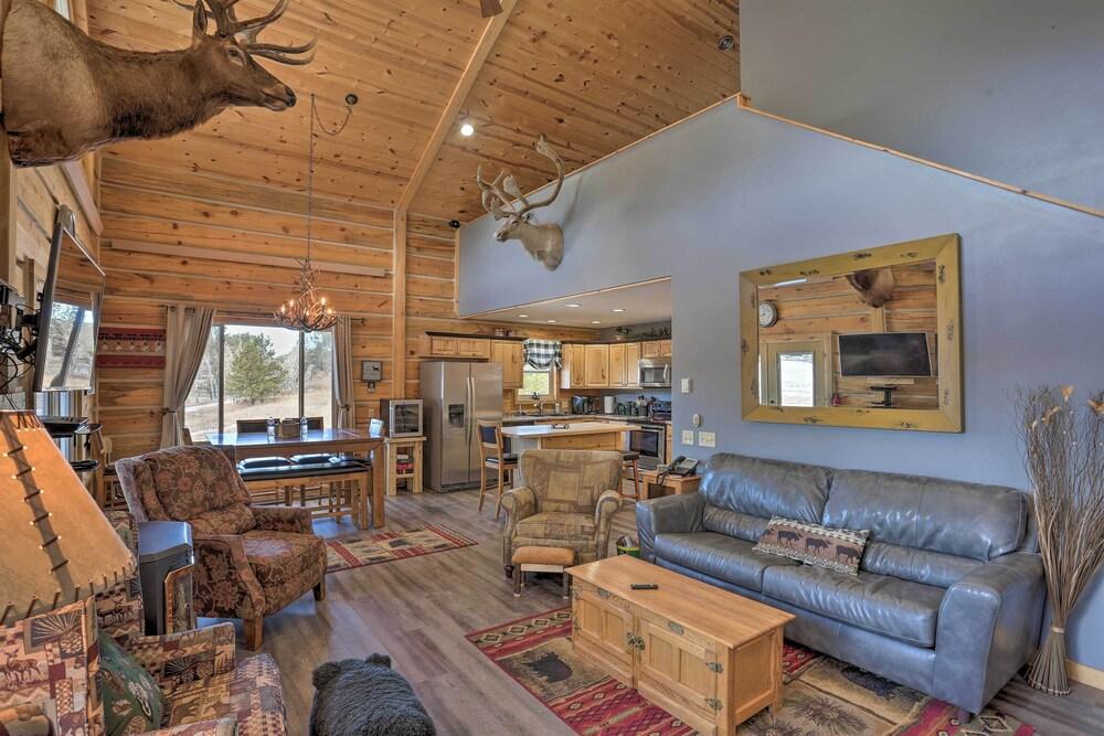 Cozy & Private Custer Cabin w/ Hiking On-site