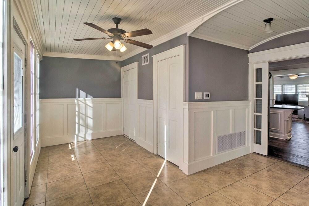 Charming Home w/ Yard - Half-mi to Texas Tech