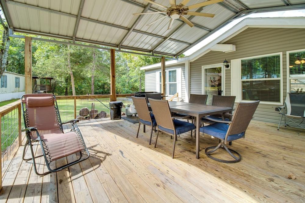 Greers Ferry Lakefront Home w/ Deck & Boat Slips!