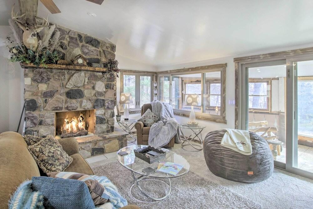 Family-friendly Wisconsin Dells Cabin!