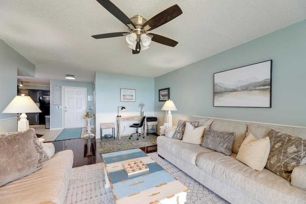 N Topsail Beach Oceanfront Condo w/ Pool!