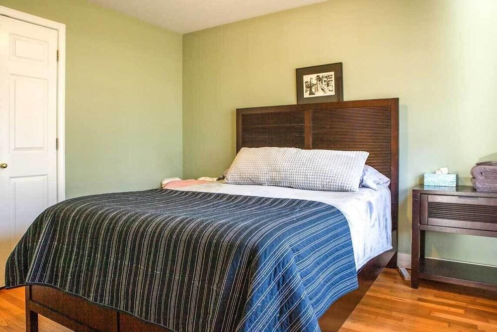 Charming Dtwn Columbia Abode w/ Private Yard!