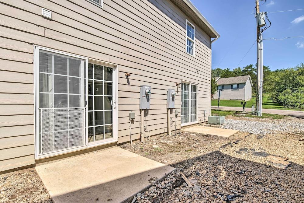 Chic Townhome ~ 6 Mi to Talking Rocks Cavern!
