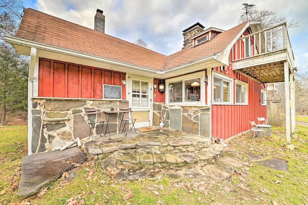 Old Time Catskill Mtn Retreat, Handcrafted Cabin!