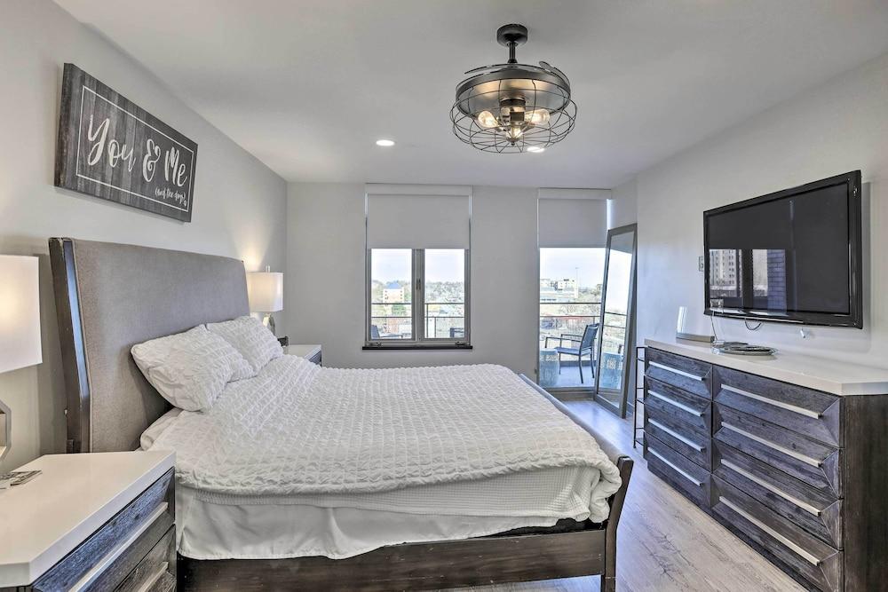 Pet-friendly Omaha Condo w/ Balcony & Views!