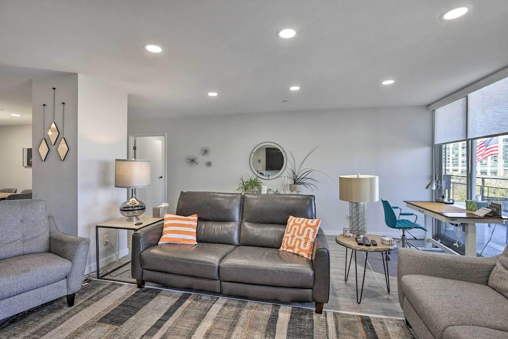 Pet-friendly Omaha Condo w/ Balcony & Views!