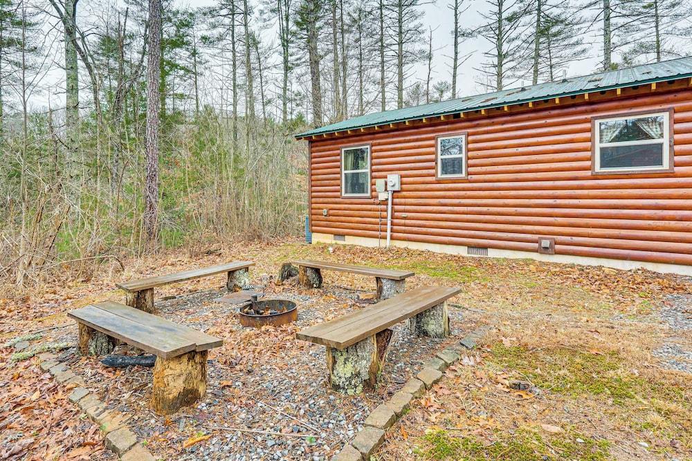 Fireside Gatherings: Smoky Mtn Cabin Hideaway!