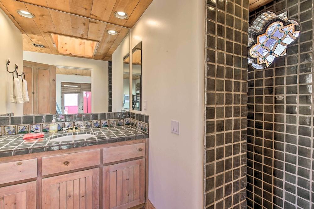 Luxe Adobe Retreat w/ Mountain & Golf Course Views