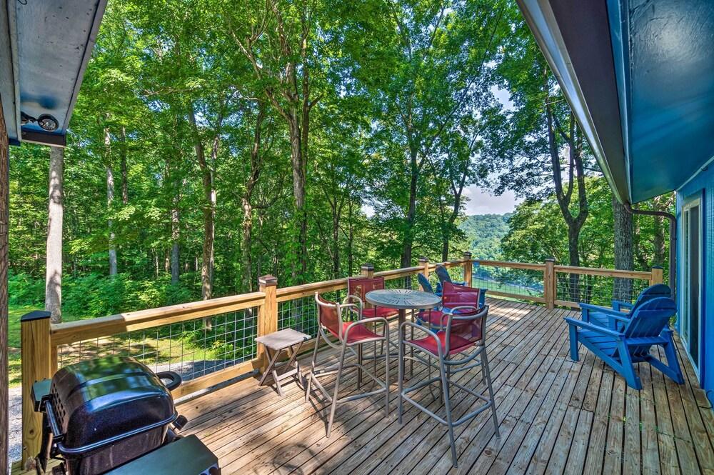 Lake View Escape - 1 Mile From Wisdom Dock!