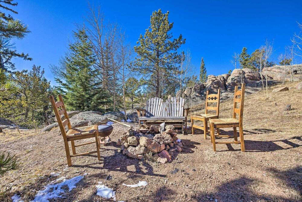 Tree-lined Cripple Creek Retreat w/ Fireplace