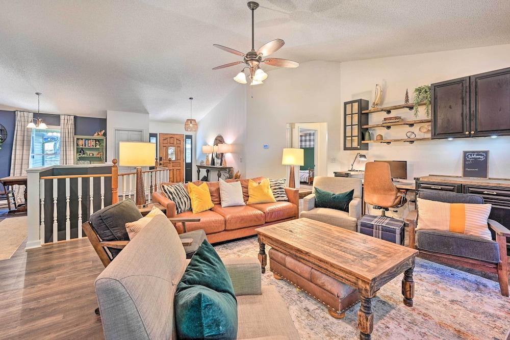 Lakefront Anderson Paradise: Dock, Fire Pit!