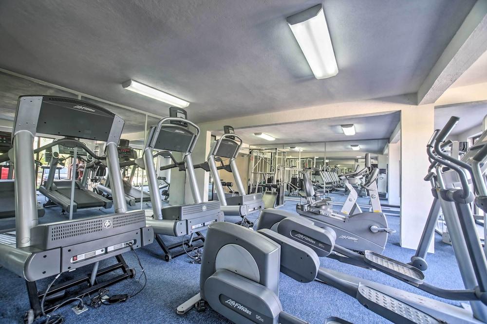 Private Balcony w/ Views: Oceanfront Cancun Condo!