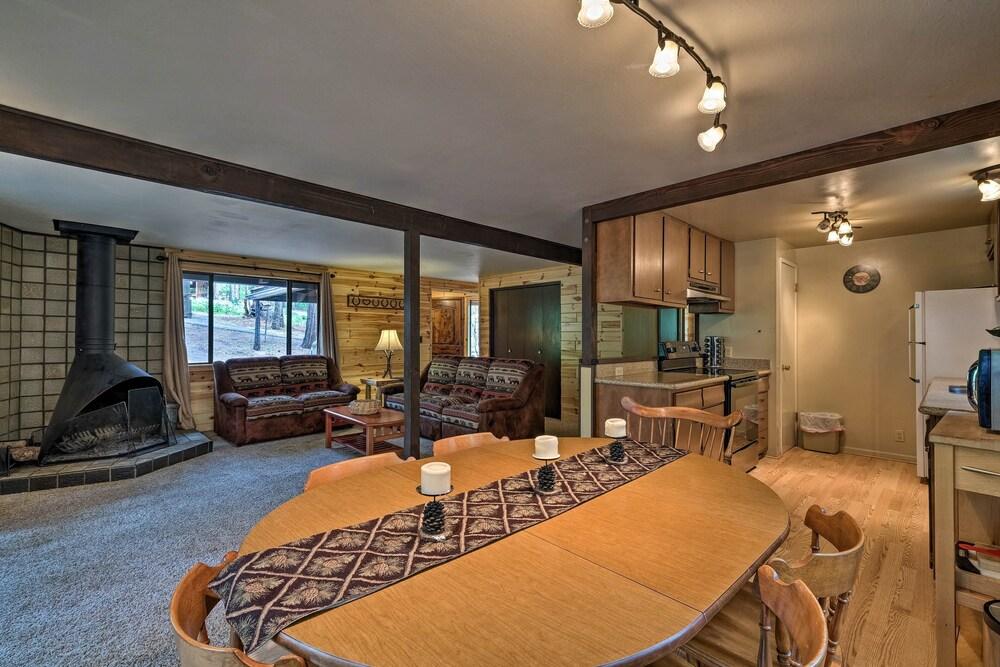 Cabin w/ BBQ Deck, Near Big Trees State Park!