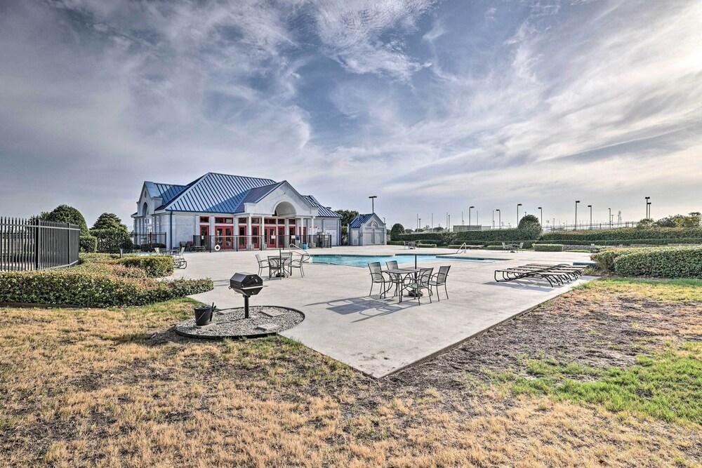 Shop & Dine: Fort Worth Condo w/ Racetrack Views!