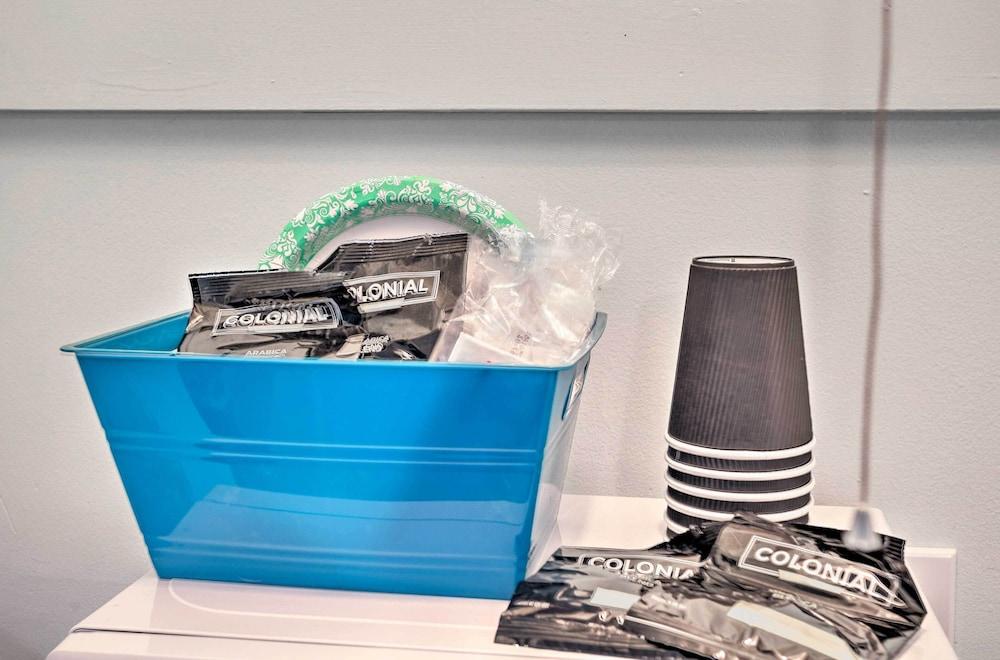 Pet-friendly Jensen Beach Home w/ Yard Near Ocean!