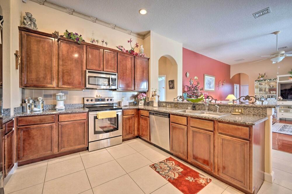 Kissimmee Escape w/ Golf Course Views & Pool!