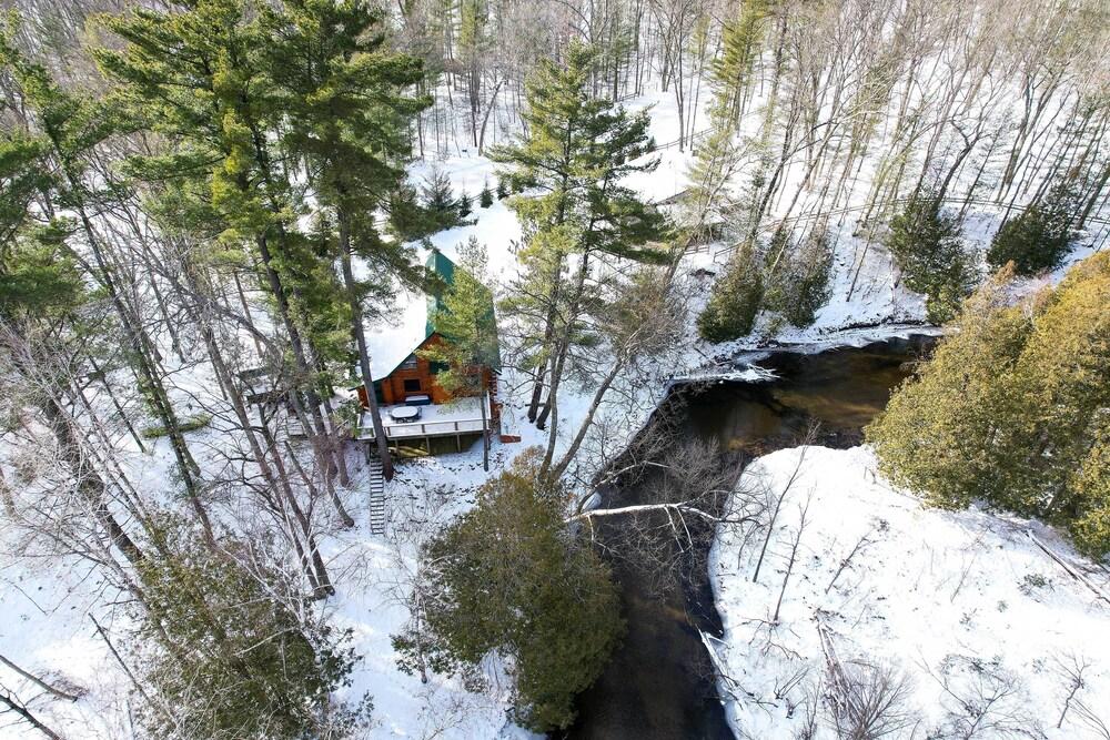 'rainbow Lodge' at Scenic Double J River Camp