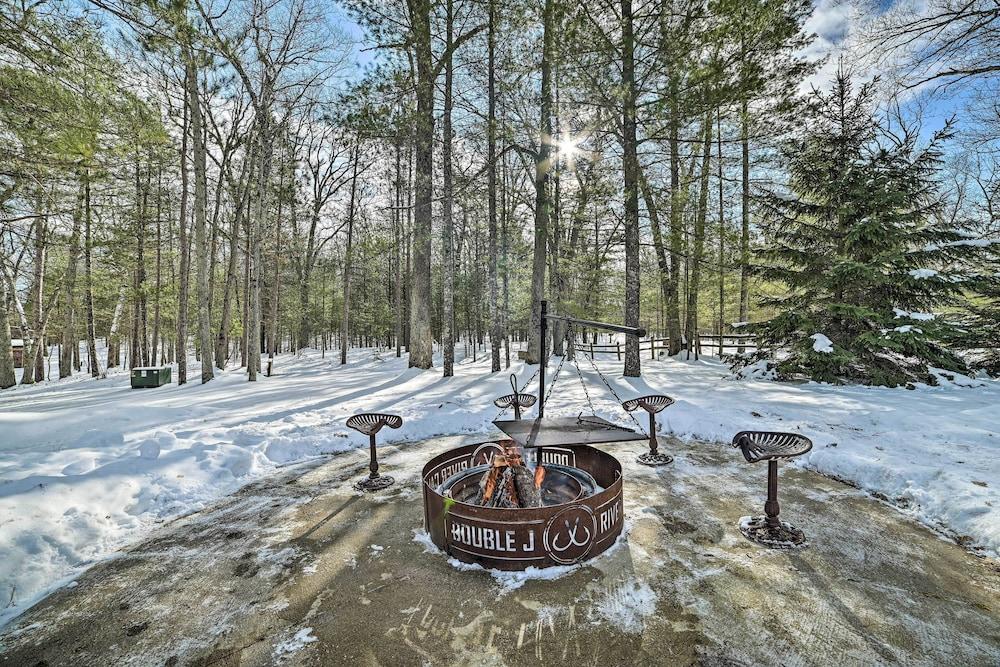'rainbow Lodge' at Scenic Double J River Camp