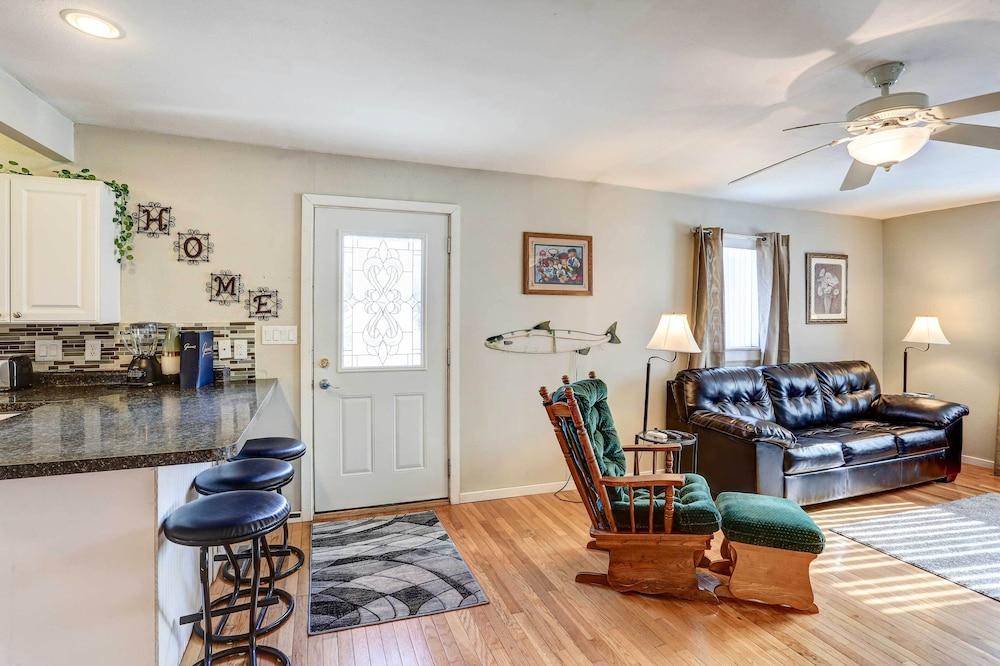 Pierre Vacation Rental w/ Grill & Fenced Yard