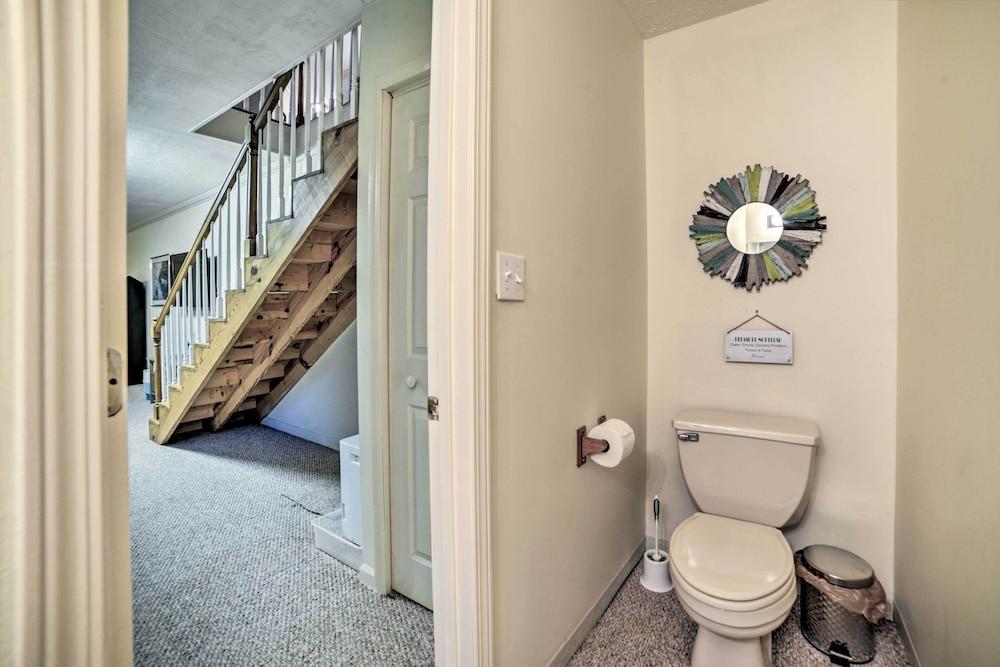 Lake Barkley Home With Fire Pit & Private Dock!