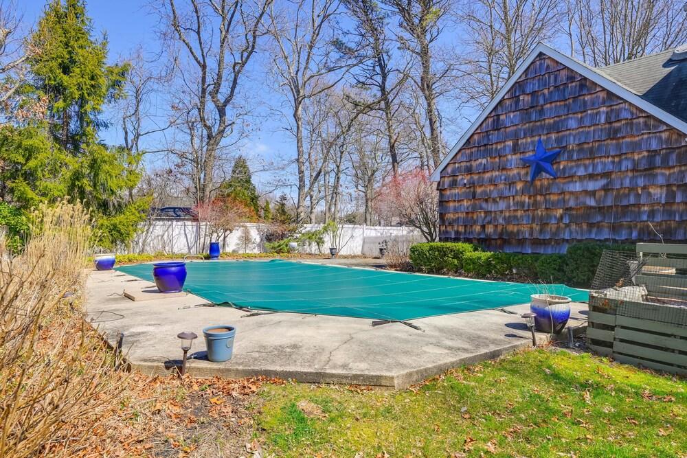 Long Island Getaway w/ Pool - Close to Beaches!