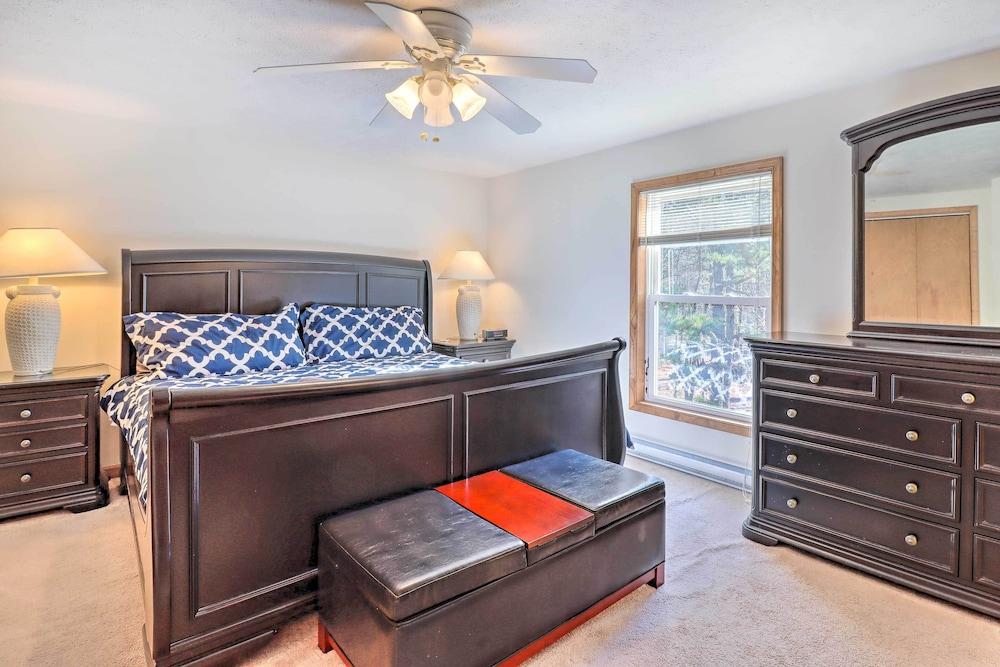 Lehighton Getaway w/ Deck + Community Perks!