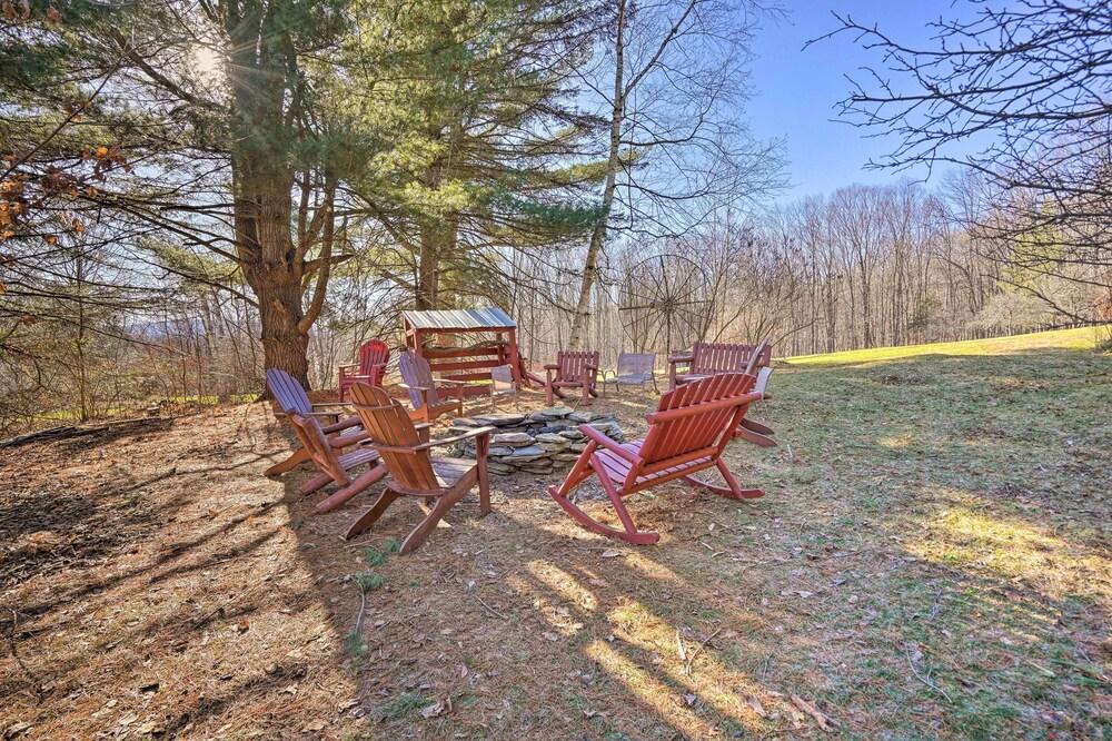 Stunning Jefferson Retreat w/ Fire Pit