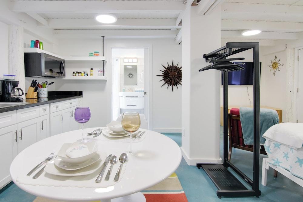 Sunny, Waterfront Rio Hondo Studio w/ Shared Perks