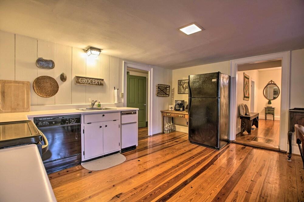 Historic Countryside Escape - Relax, Hike, & Fish!