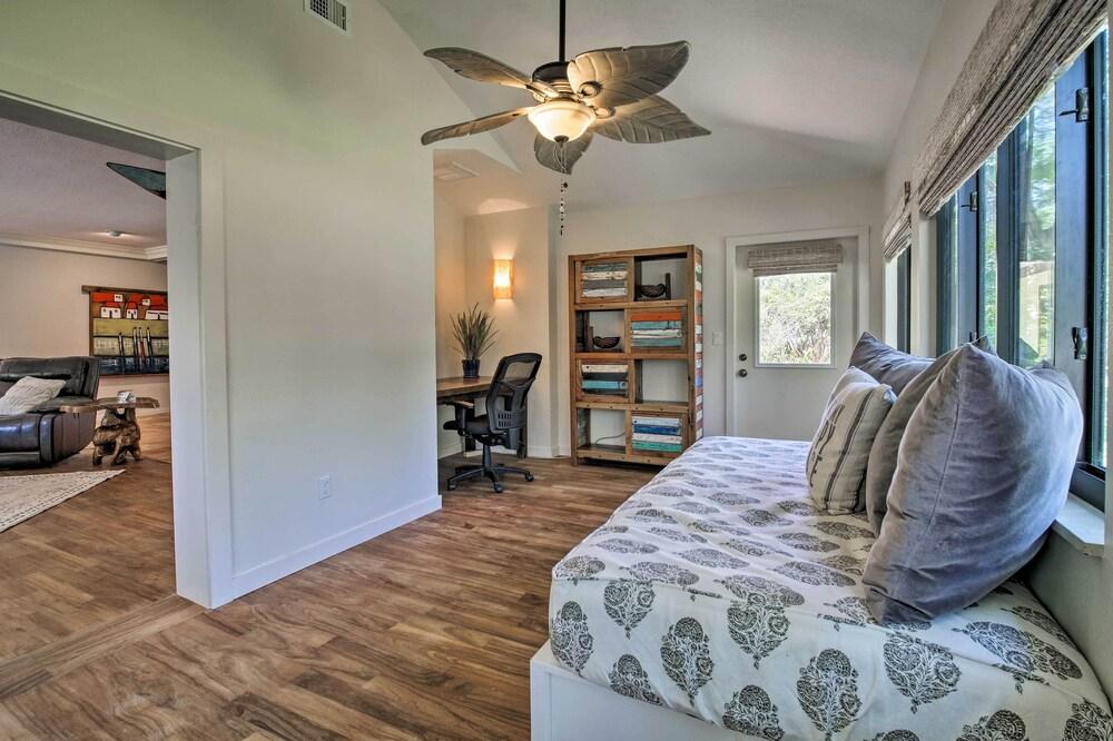 Merritt Island Oasis: 5 Mi to Satellite Beach!