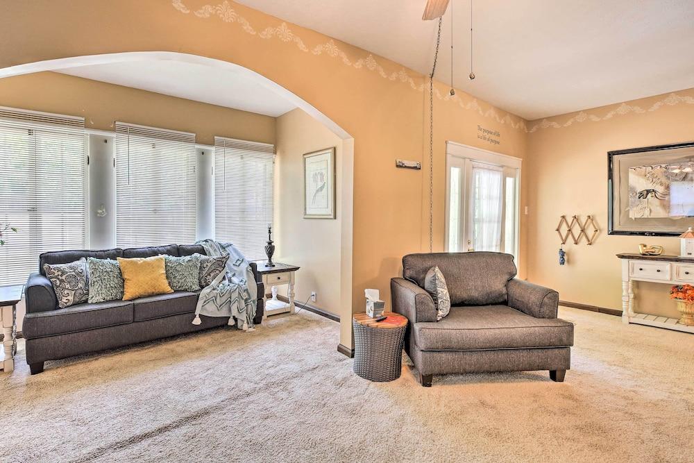 Lovely Burnside Getaway - 2 Mi to State Park!