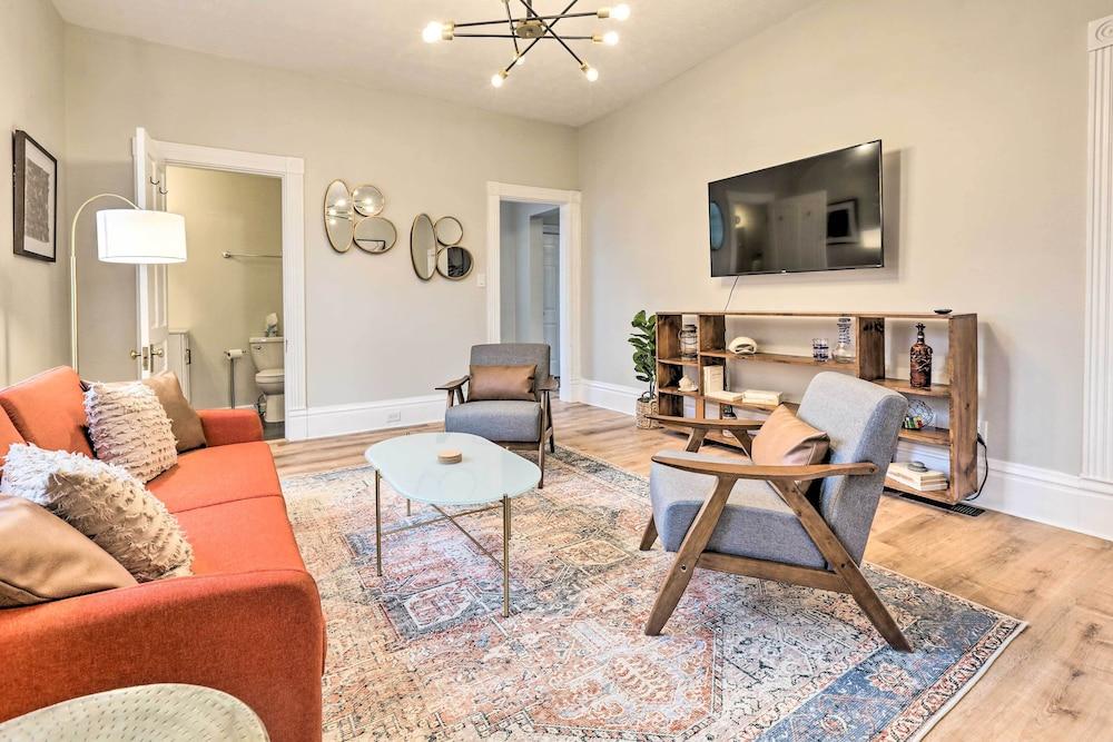 Pet-friendly Condo w/ Deck ~ 3 Mi to Dtwn!