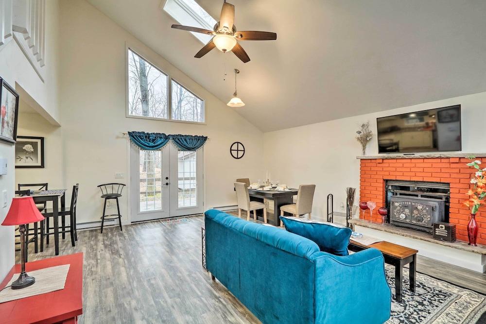 Tobyhanna Hideaway 11 Miles to Camelback Mountain!