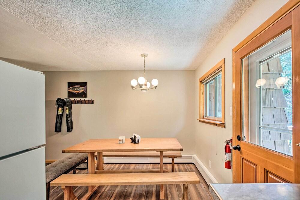 Cozy Condo on Hondo River - Ski, Fish, Hike!