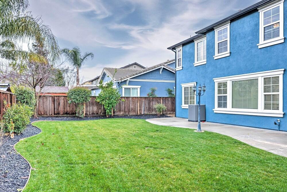 Spacious Tracy Home w/ Fenced Backyard!