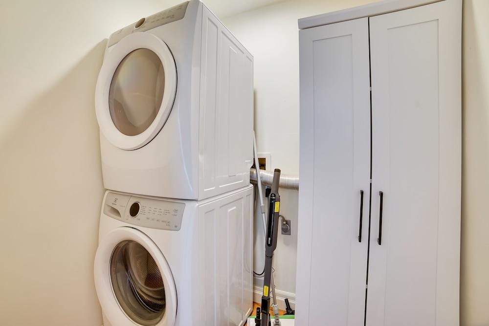 Vacation Rental in Seattle With Backyard!