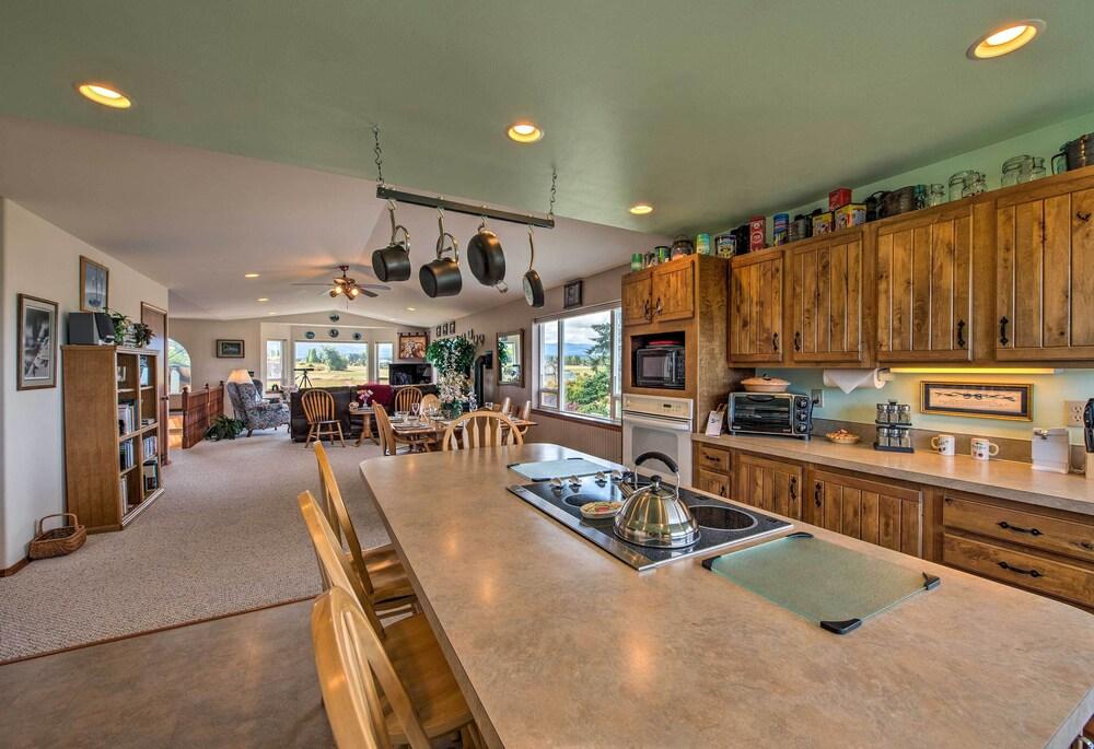 Charming Sequim House w/ Olympic Peninsula Views!
