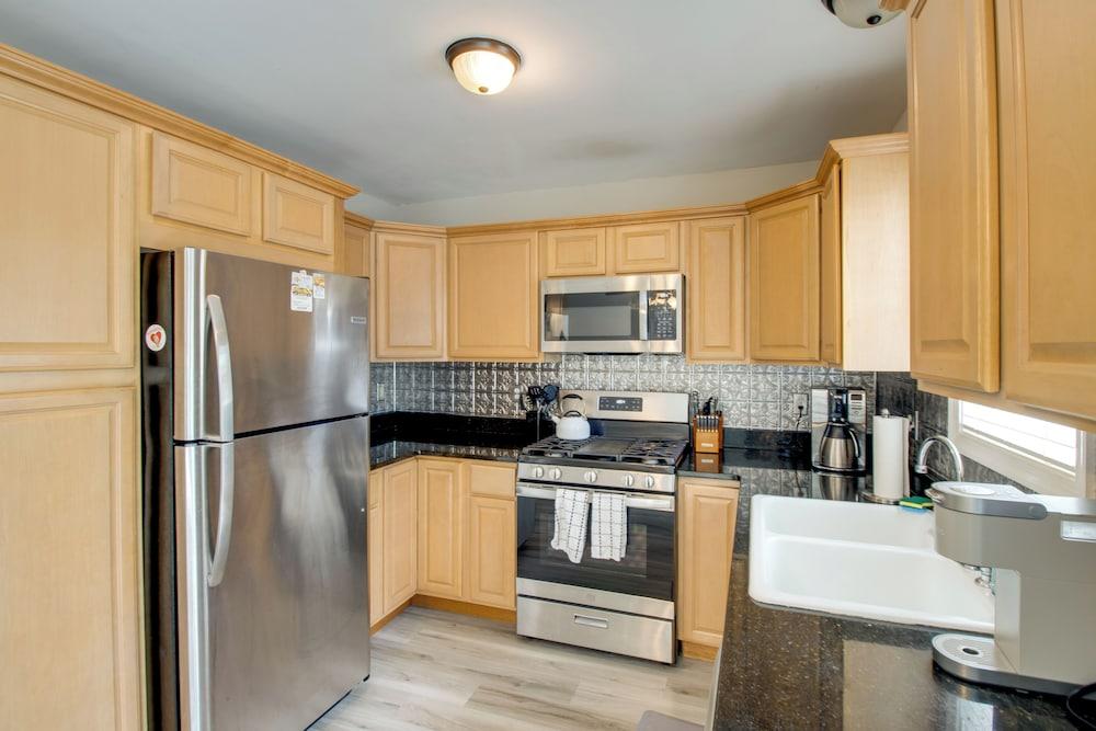 Charming Somers Point House w/ Private Pool!