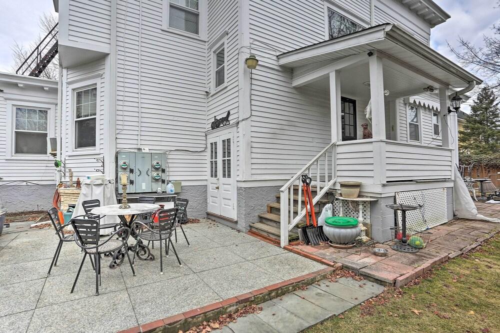 Quaint Apartment - Walk to Town & Train!