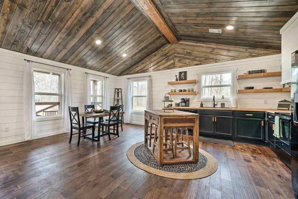 Broken Bow Vacation Rental w/ Fire Pit