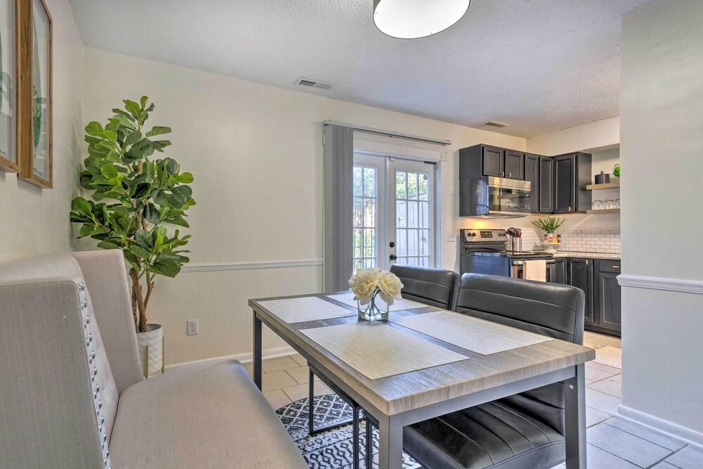 Pensacola Golf Course Getaway - 4 Mi to Beach