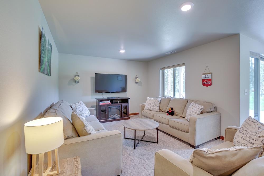 Family-friendly Lead Cabin Near Atv/snowmobiling