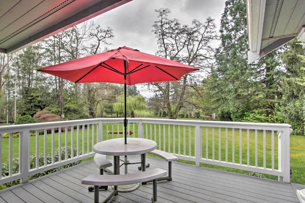Contemporary Tacoma Cottage w/ Deck & Pond!
