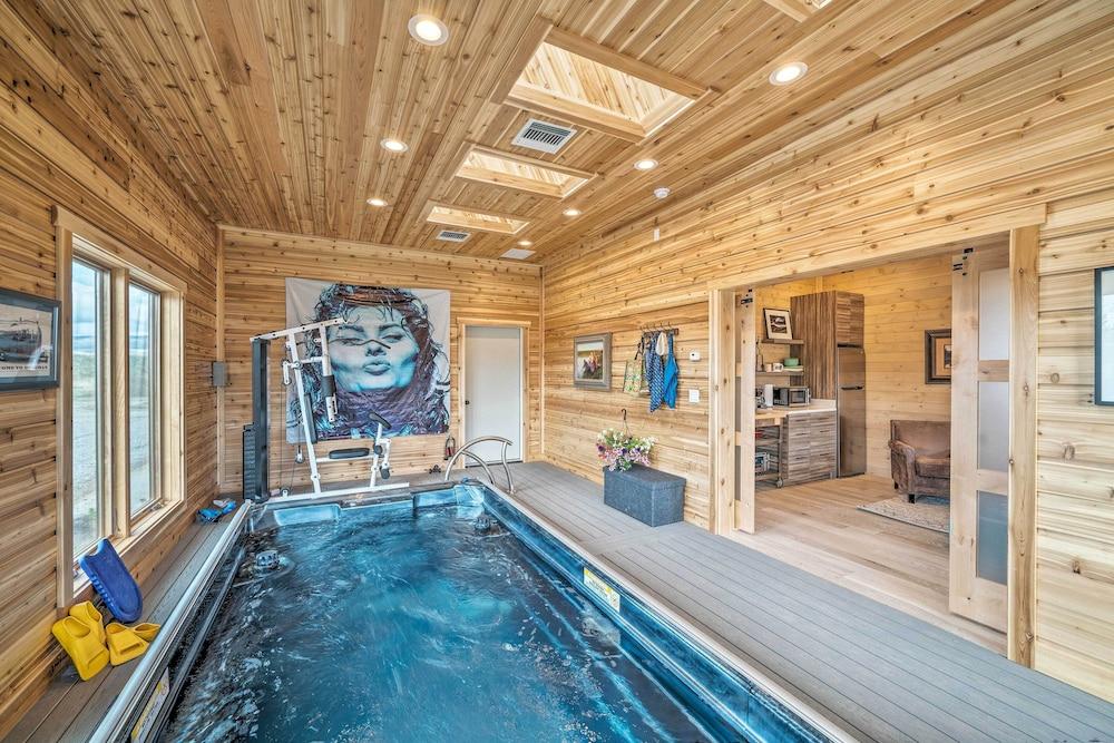 Ennis Lake Studio w/ Kayak, Pool & Fire Pit!