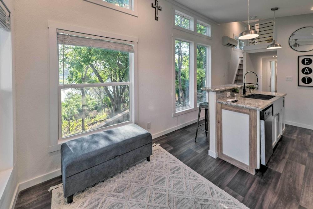 Belton Lake Tiny House w/ Shared Pool & View