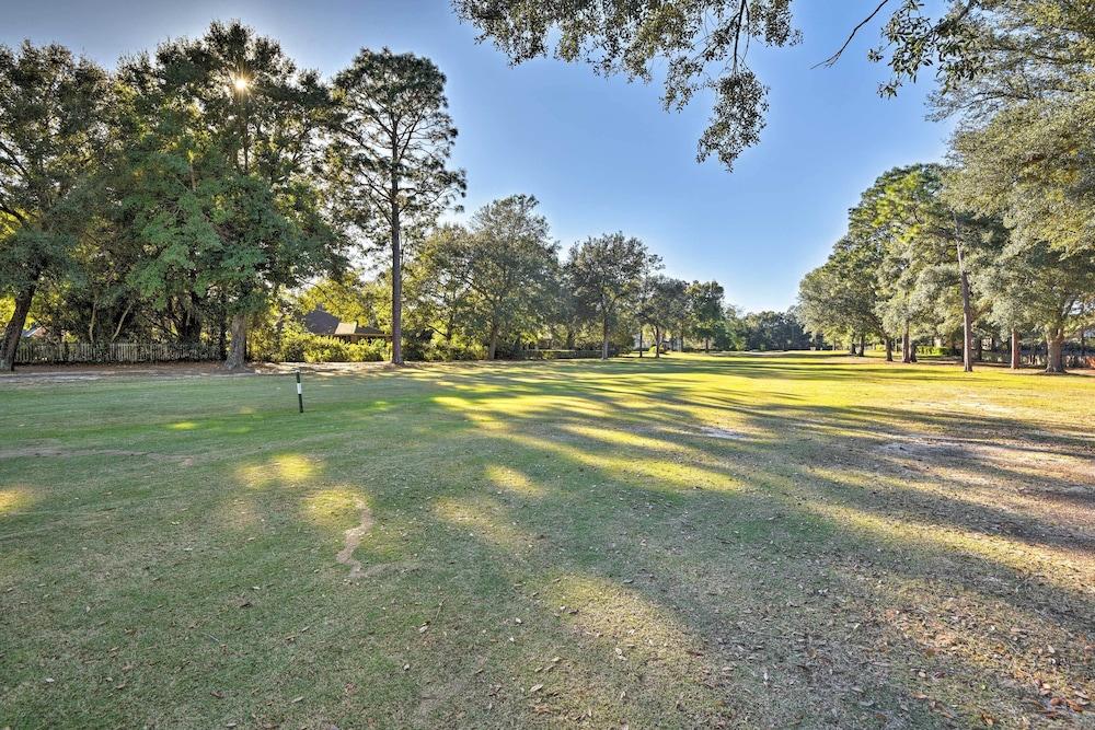 Spacious Milton House w/ Porch - on Golf Course!